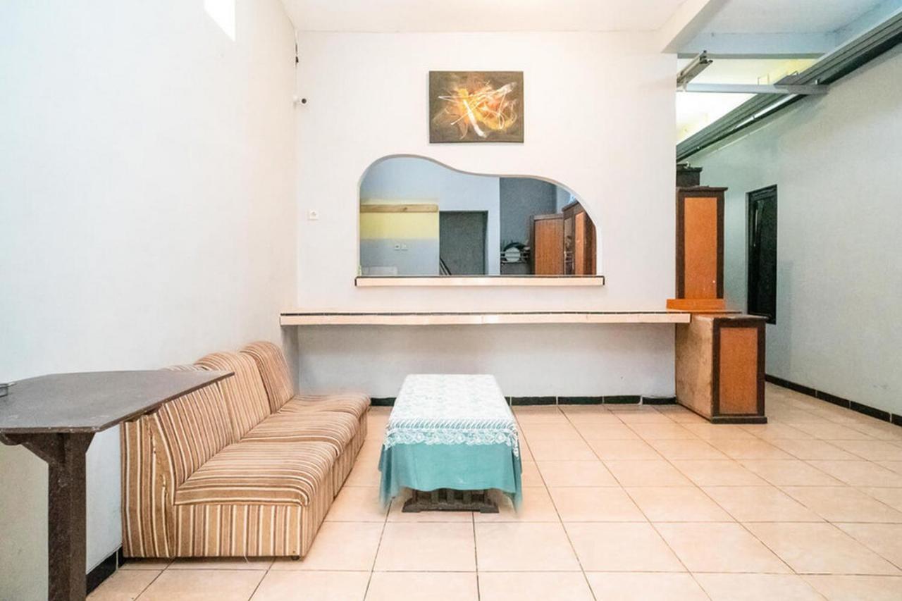 Jotel Guest House Mitra Reddoorz Pulauberayan Kültér fotó