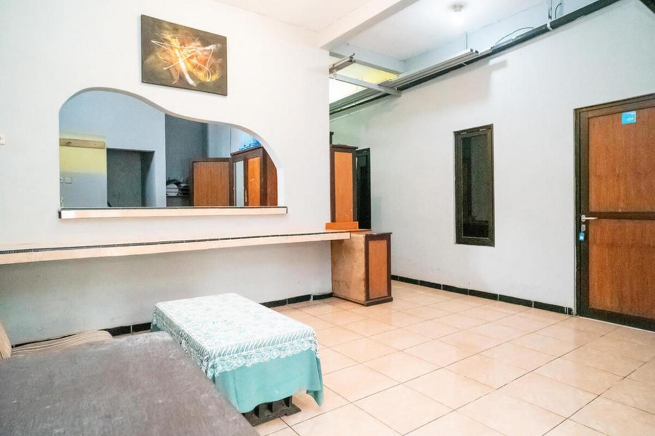 Jotel Guest House Mitra Reddoorz Pulauberayan Kültér fotó